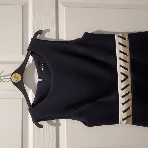 DKNY - Picture 6 of 6